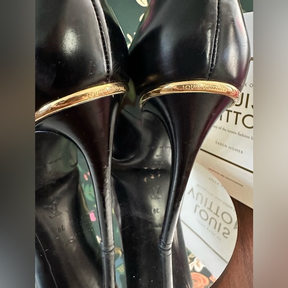 LOUIS VUITTON Pre-Loved Black Smooth Leather HEELS ❤️💃🔥 (Size 6.5 to 7) - Picture 8 of 14